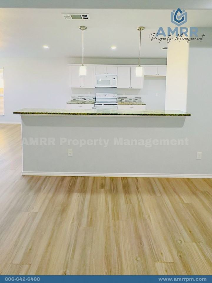 1635 Wrigley Dr - Photo 6 of 9