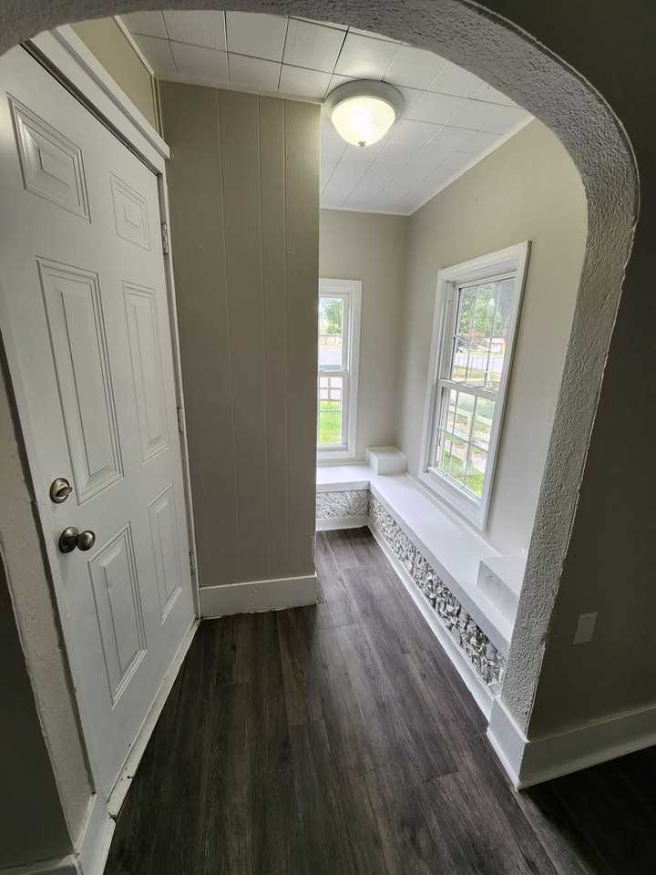 1507 E Blaine St - Photo 4 of 22