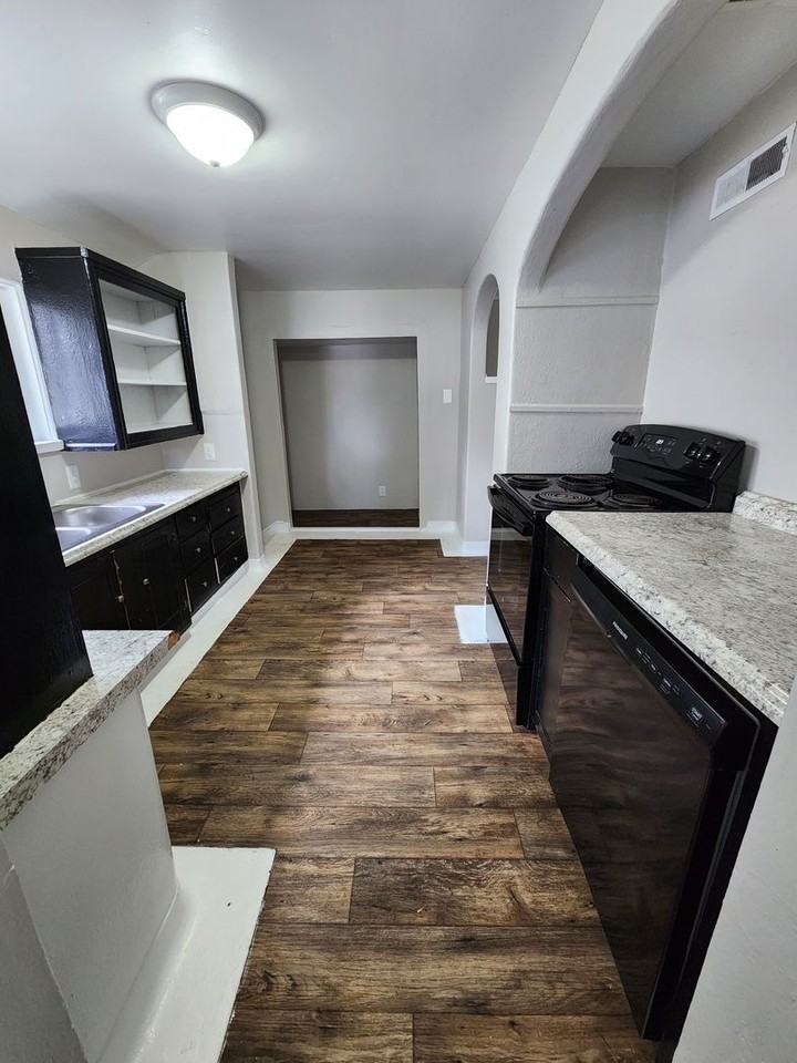 1507 E Blaine St - Photo 6 of 22