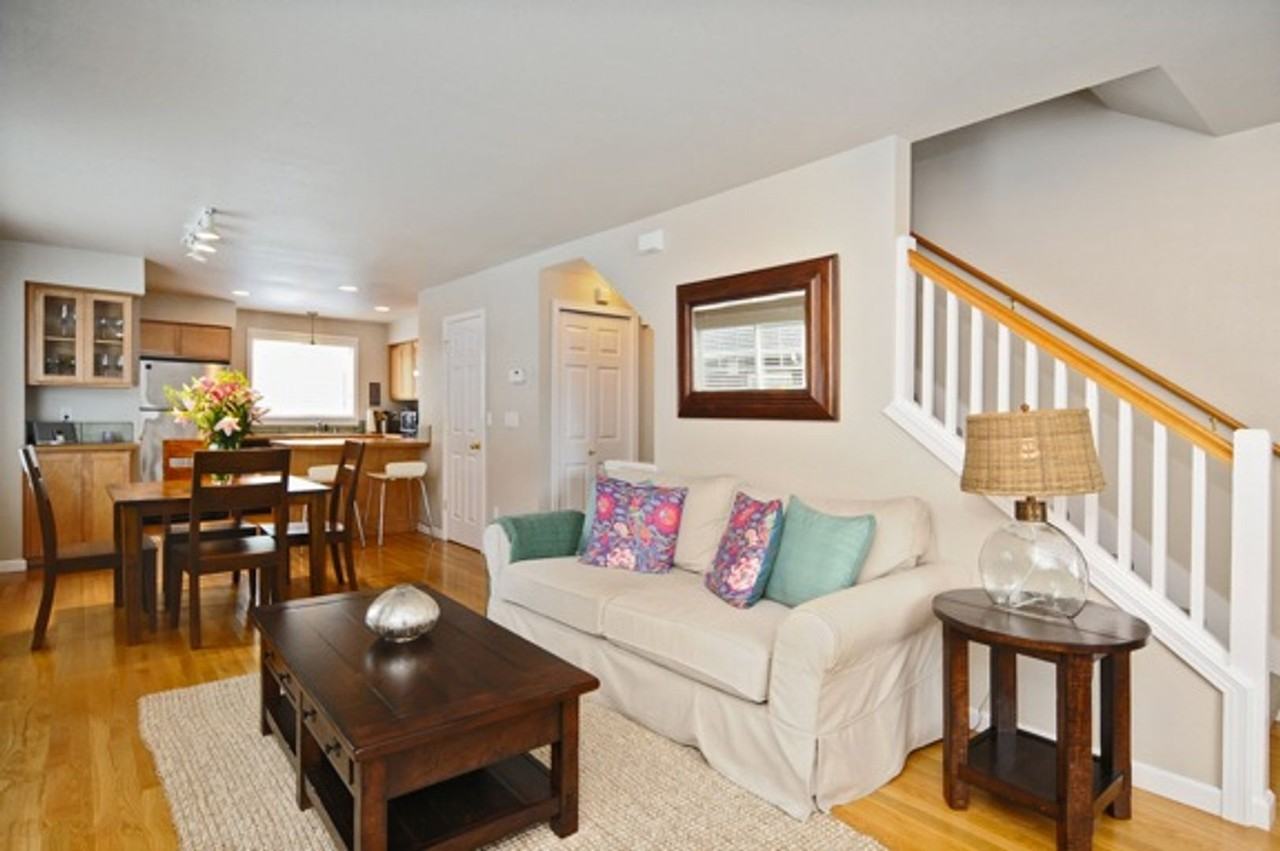 6407 9th Ave Ne - Photo 2 of 9