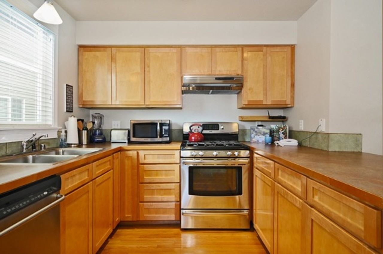 6407 9th Ave Ne - Photo 3 of 9