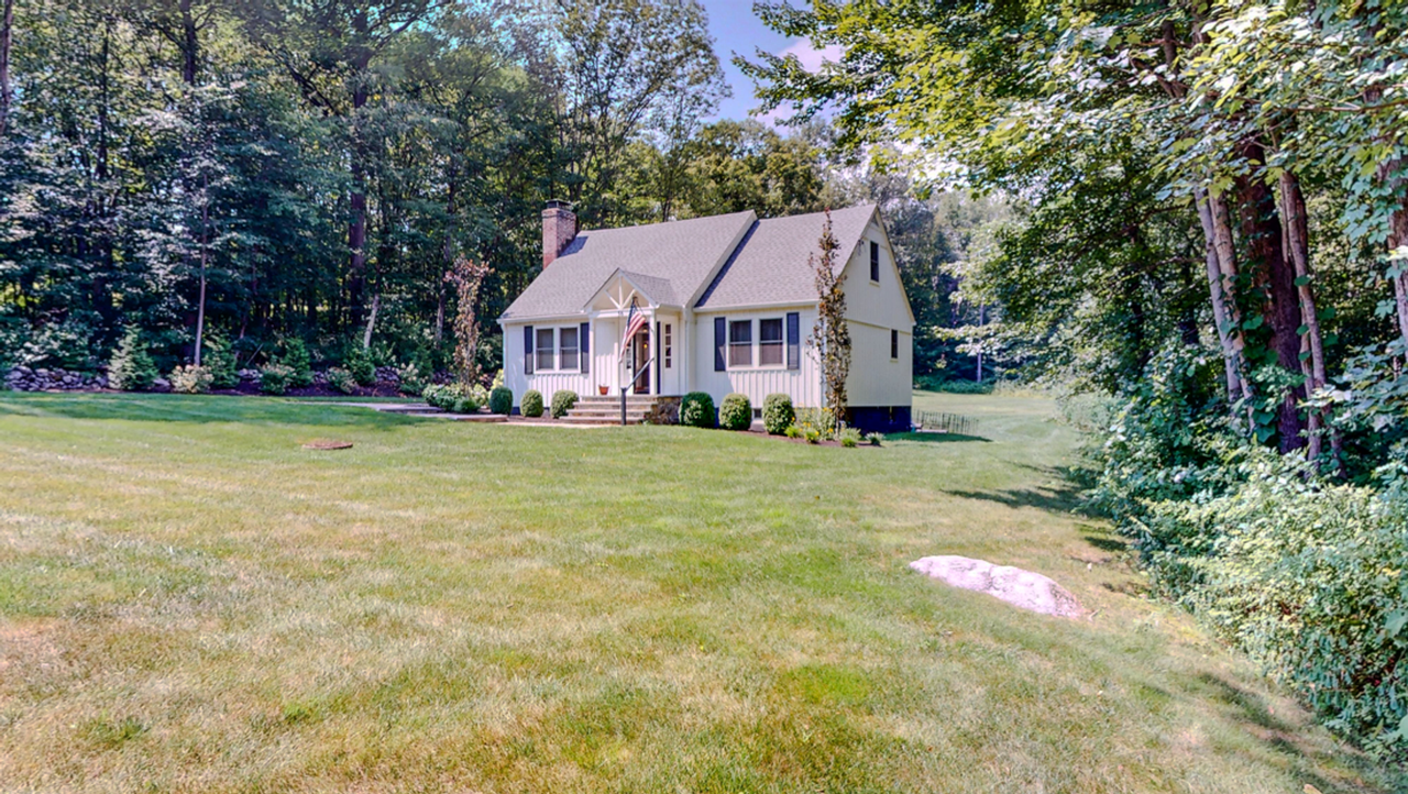 56 Banks Rd - Photo 3 of 34