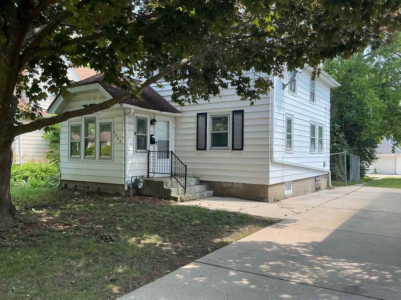 6028 N 38th St - Photo 2 of 14