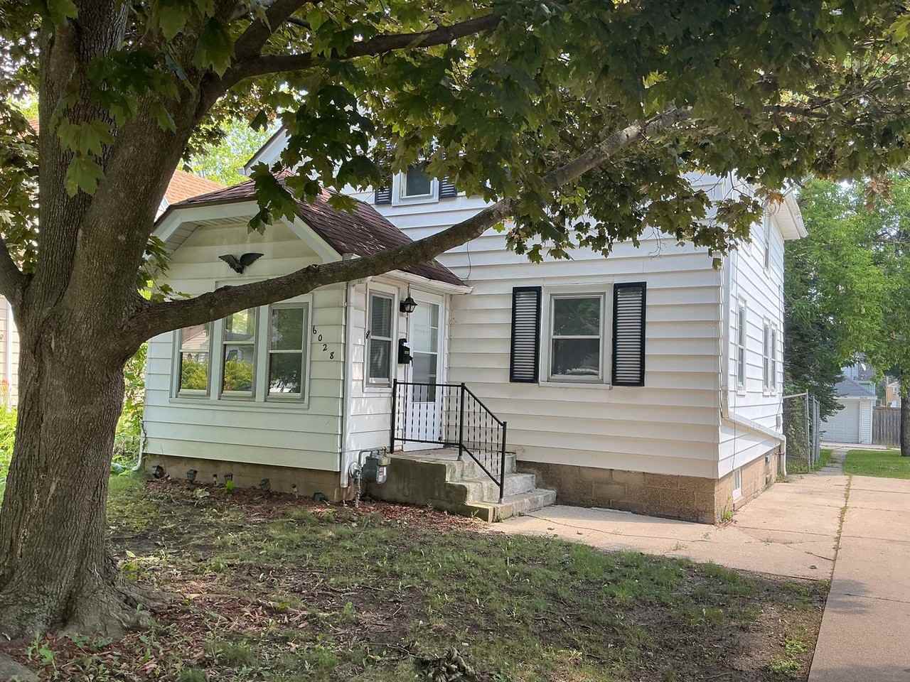 6028 N 38th St - Photo 3 of 14