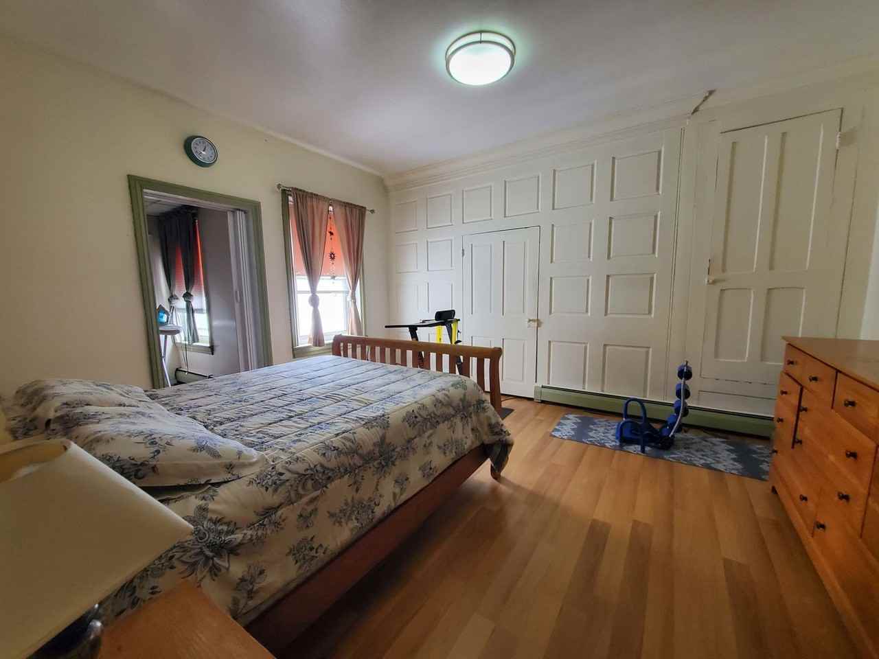 435 W Walnut St - Photo 3 of 10