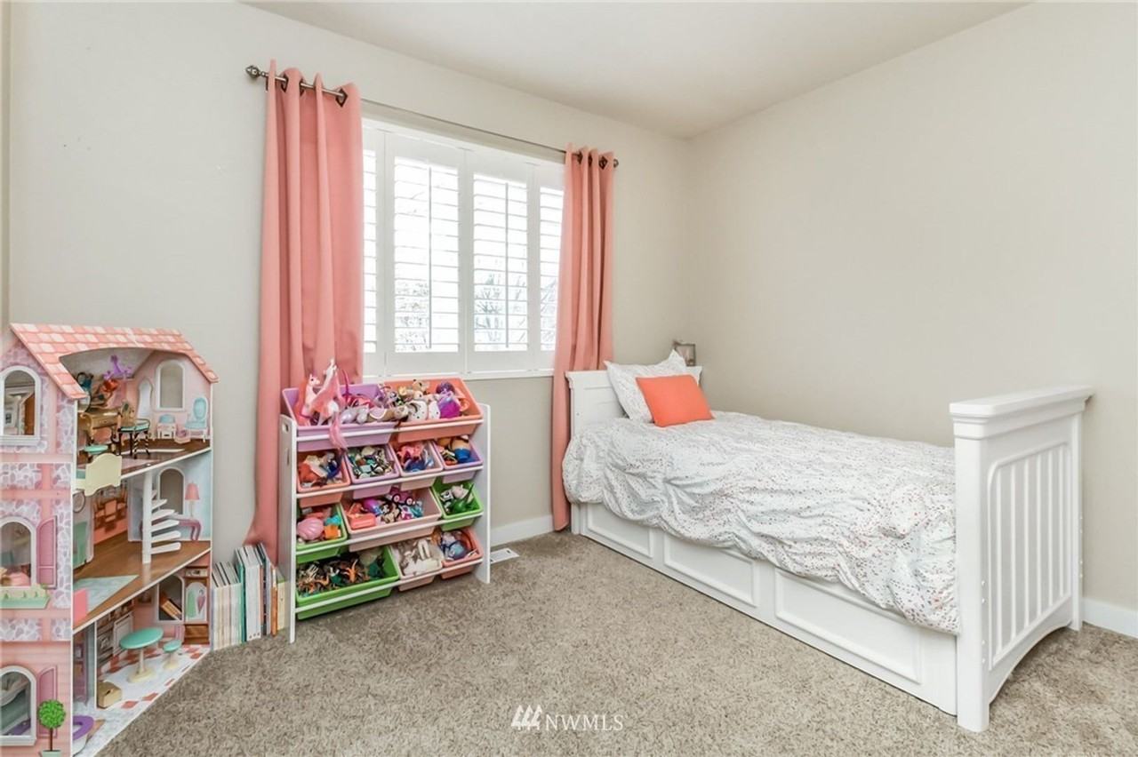 6511 Douglas Ave Se - Photo 7 of 26