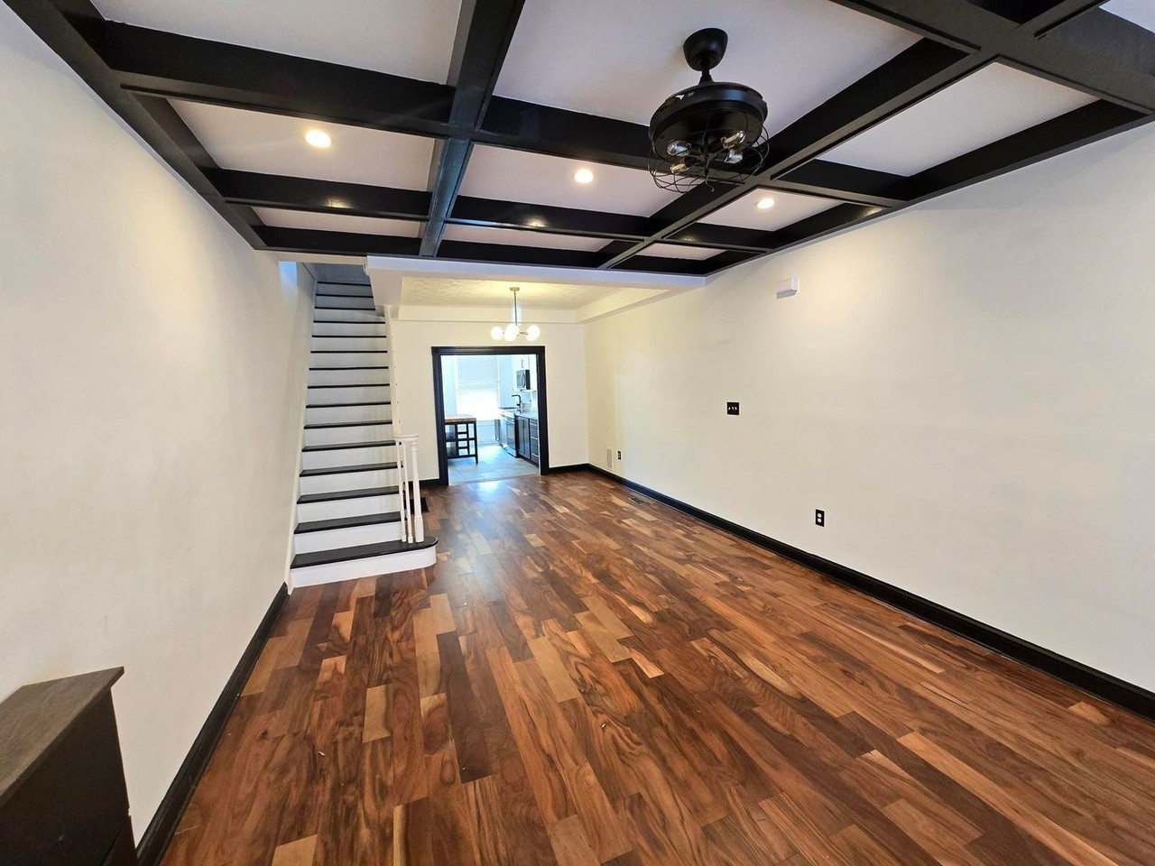 128 S Ellwood Ave - Photo 2 of 27