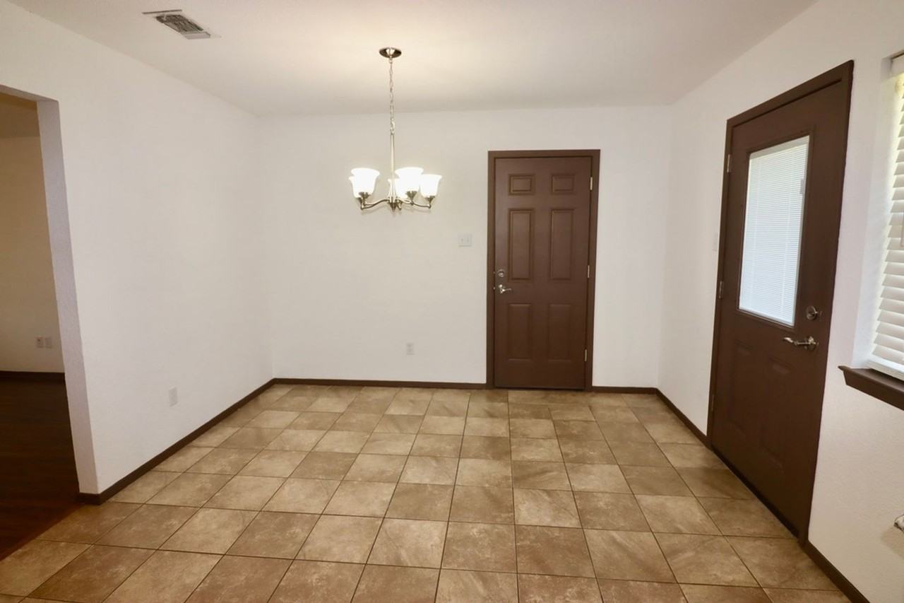308 W 5th St - Photo 5 of 17