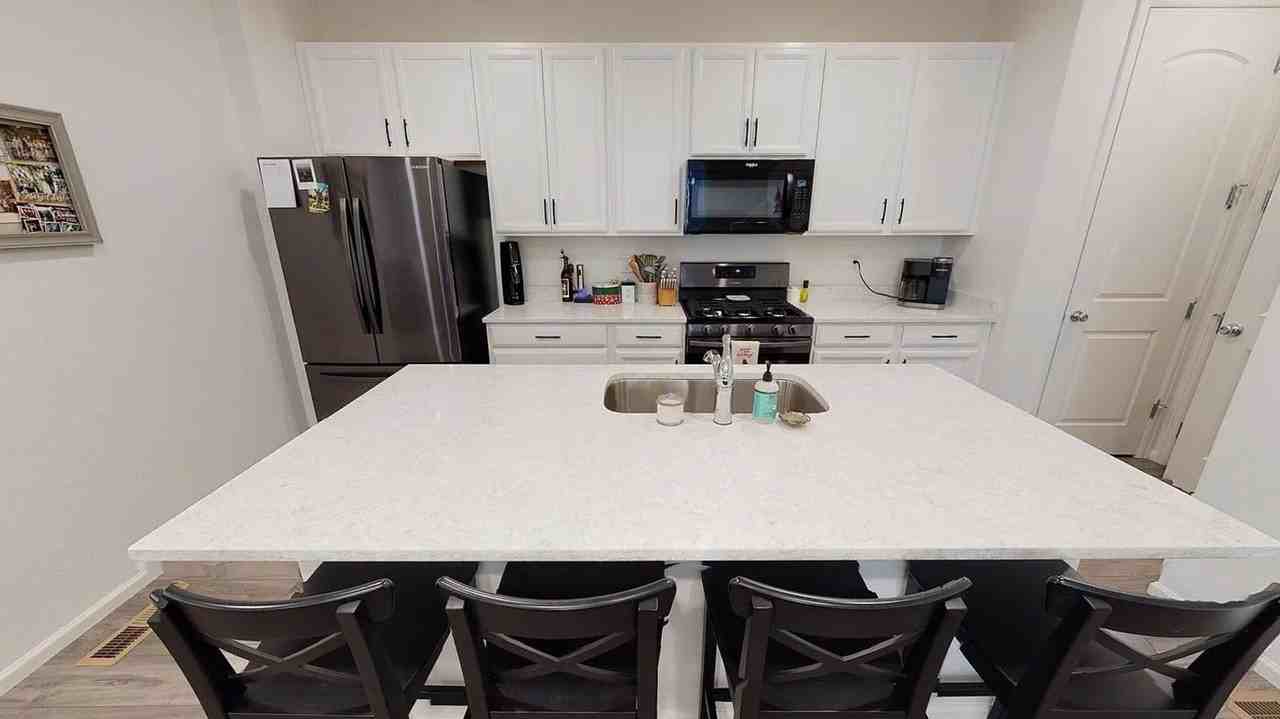 6060 N Netherland Ct - Photo 5 of 19