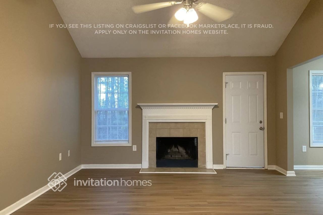 200 Shadowbrook Dr - Photo 2 of 10