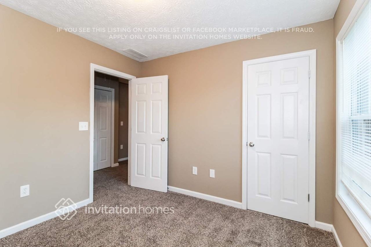 200 Shadowbrook Dr - Photo 4 of 10