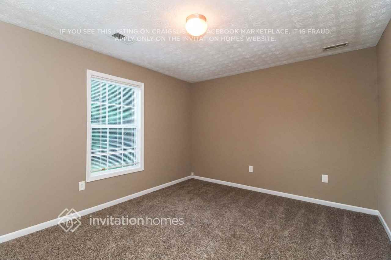 200 Shadowbrook Dr - Photo 5 of 10