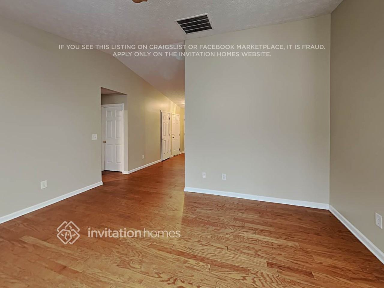 141 N Square Ln - Photo 4 of 20
