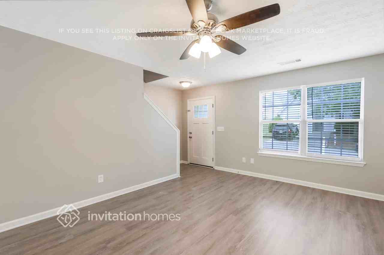 384 Springbottom Ct - Photo 4 of 22