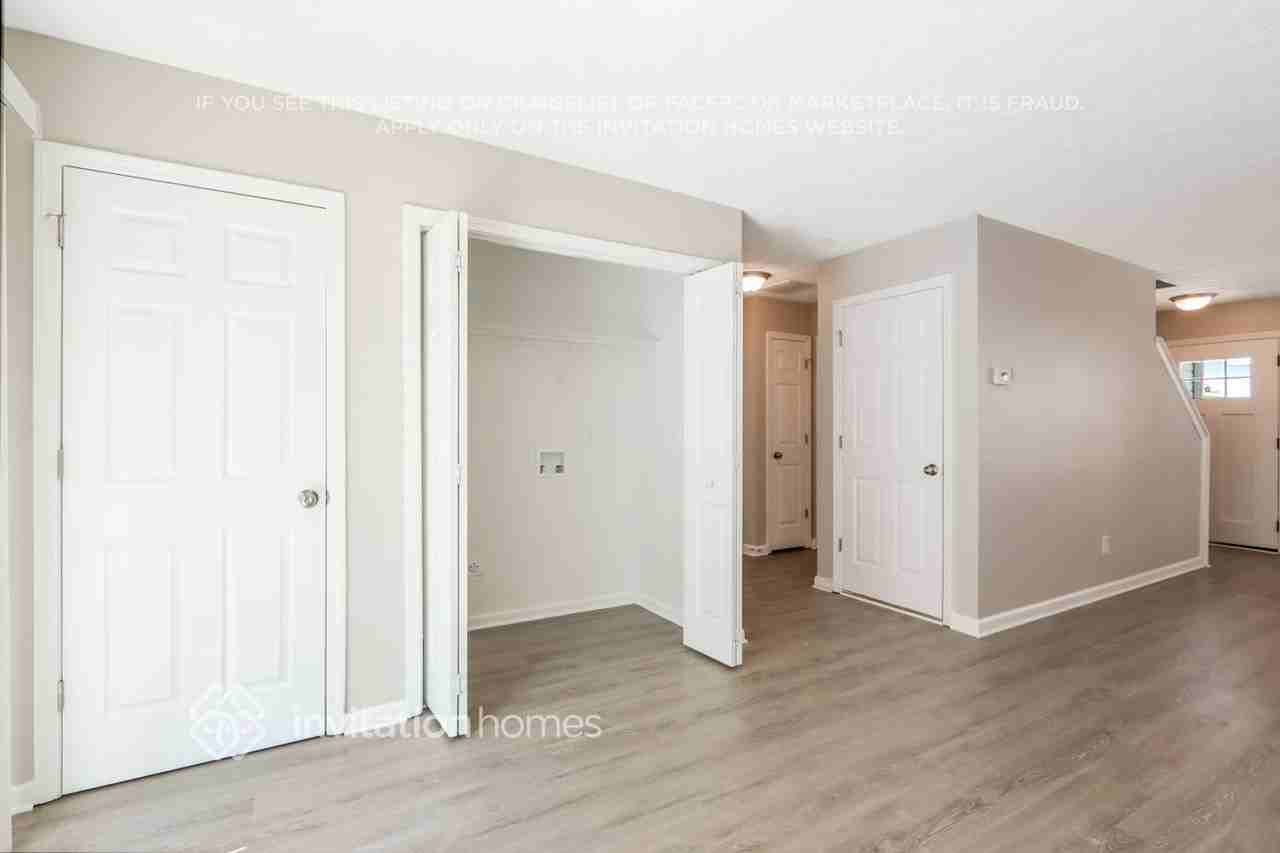 384 Springbottom Ct - Photo 5 of 22