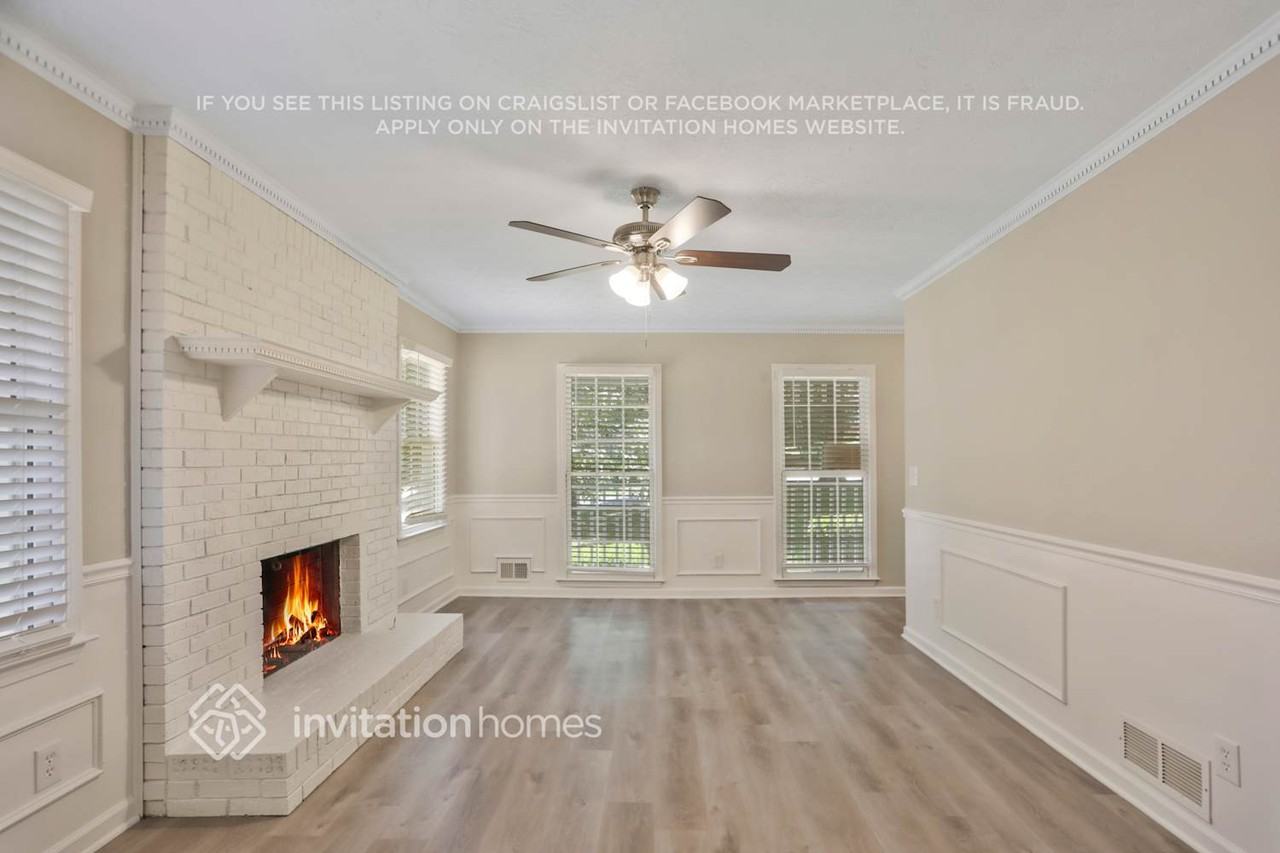 5884 Four Winds Dr Sw - Photo 3 of 23