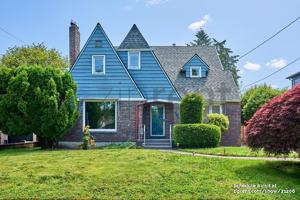 featured image of 3920 Ne 37th Ave