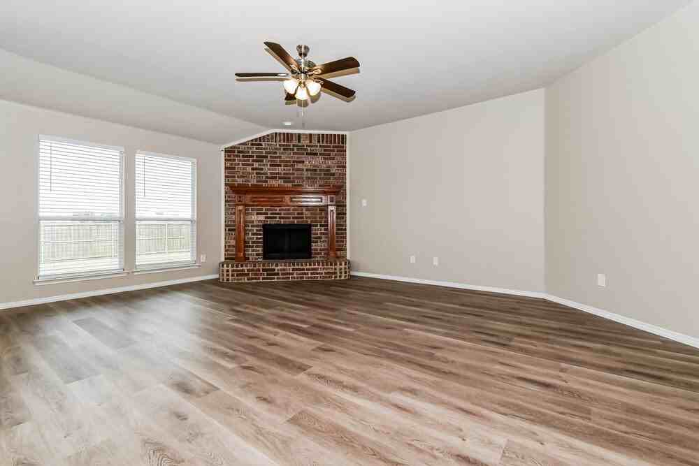 600 Preston Dr - Photo 3 of 16