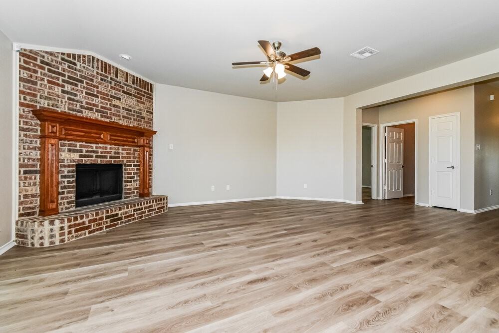600 Preston Dr - Photo 4 of 16