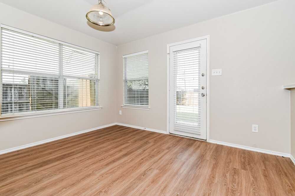 600 Preston Dr - Photo 6 of 16