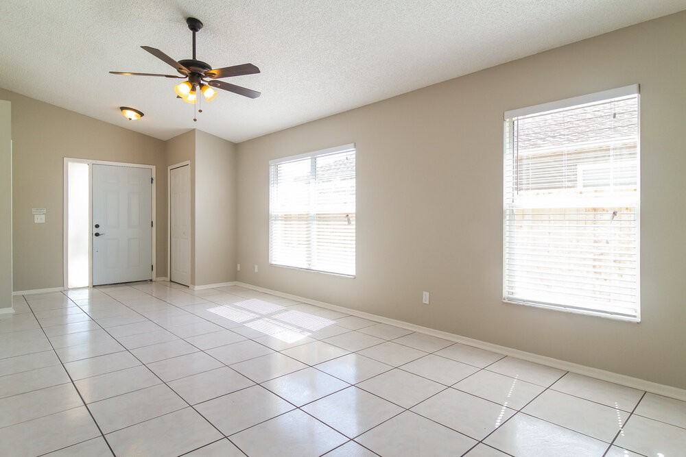 13500 Glasser Ave - Photo 5 of 15