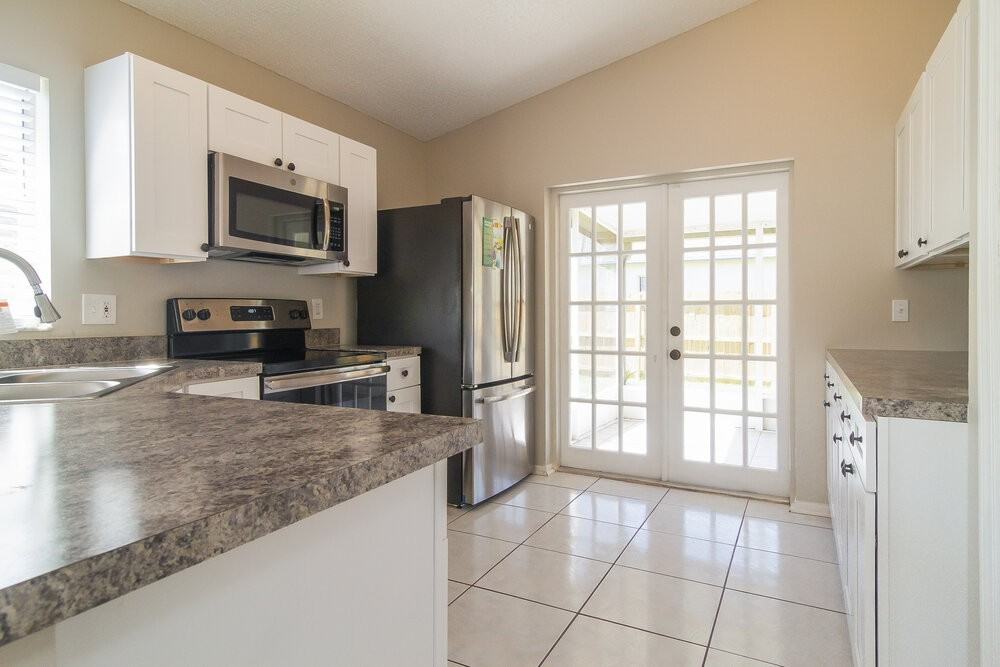 13500 Glasser Ave - Photo 7 of 15