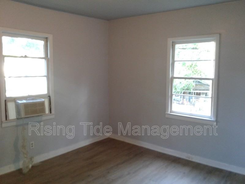 220 58th St - Photo 2 of 14