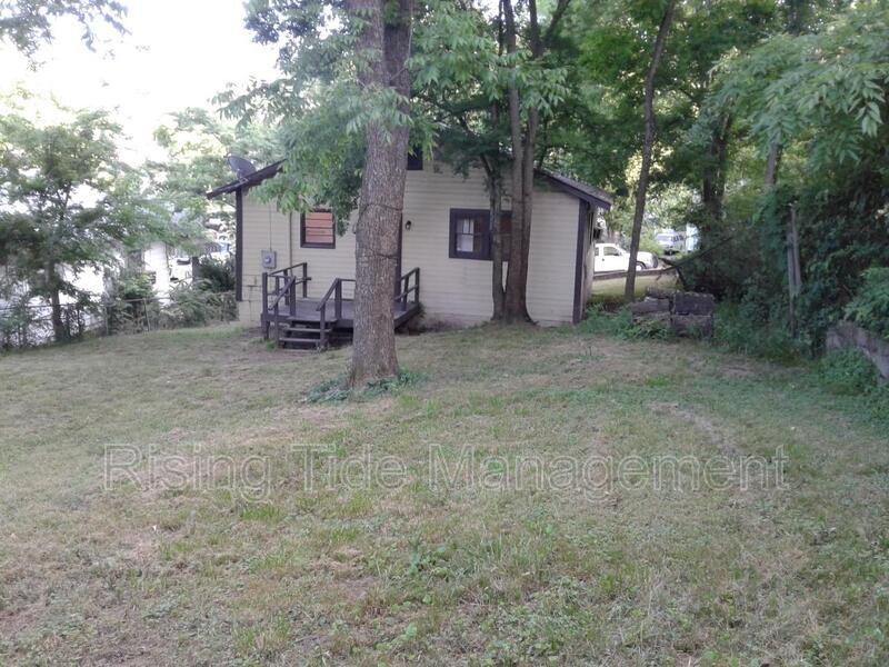 220 58th St - Photo 5 of 14