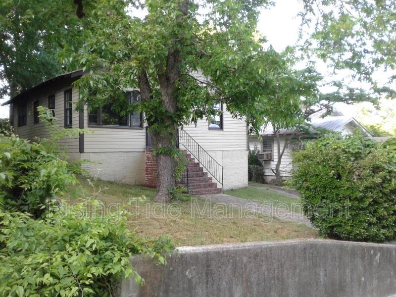 220 58th St - Photo 6 of 14