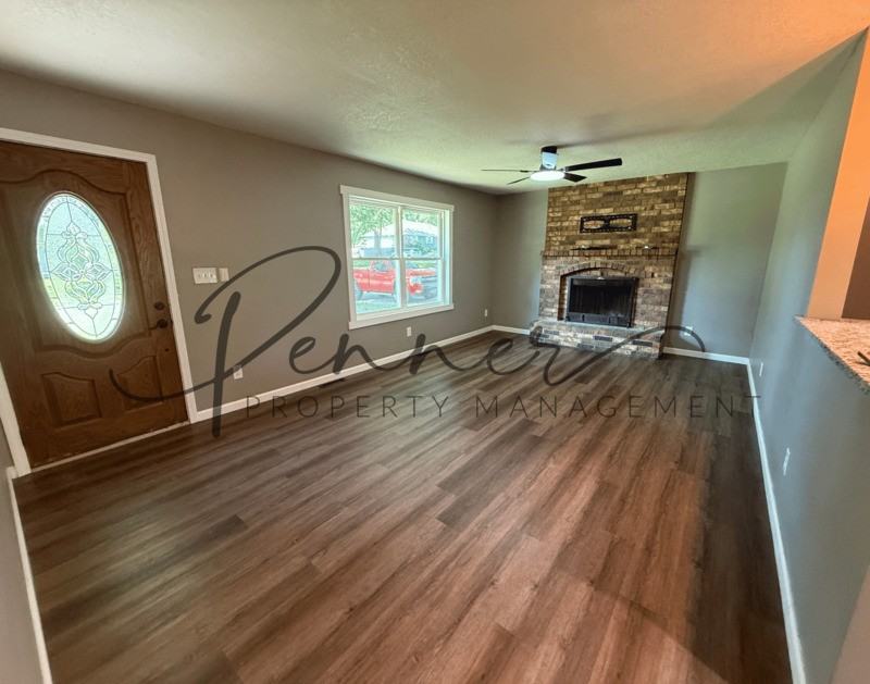 812 Se 14th St - Photo 2 of 12