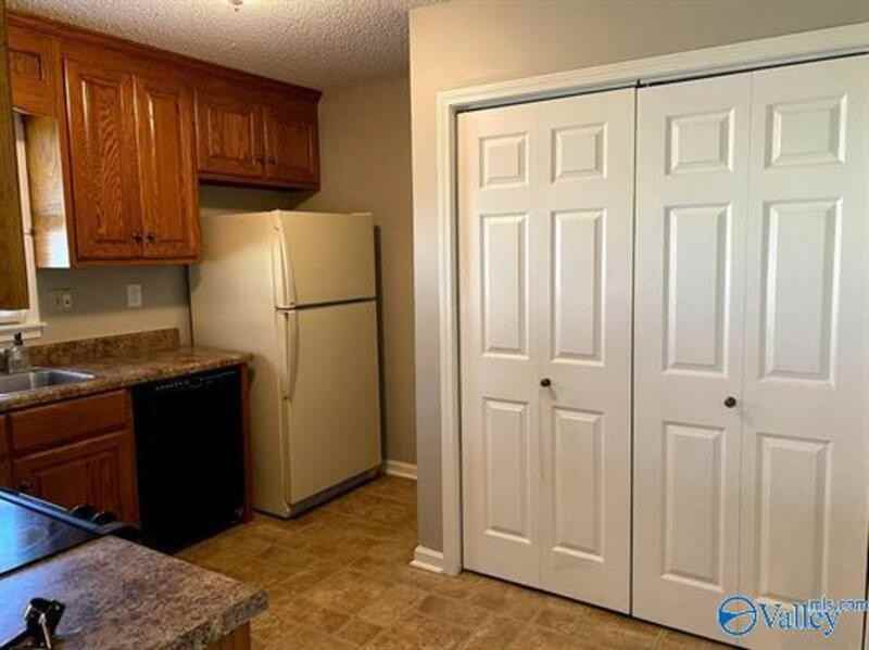 2424 Ells Rd Sw - Photo 3 of 15