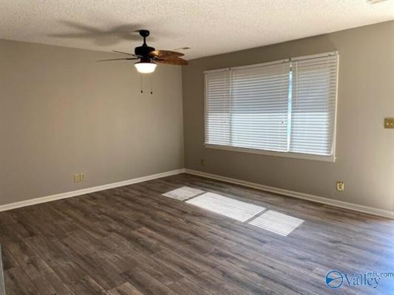 2424 Ells Rd Sw - Photo 4 of 15