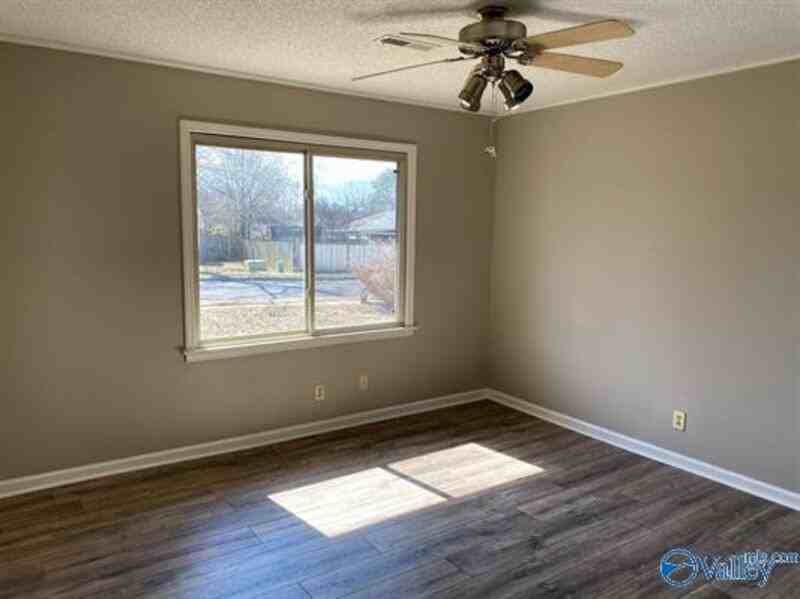 2424 Ells Rd Sw - Photo 6 of 15