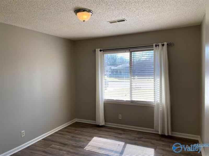 2424 Ells Rd Sw - Photo 7 of 15