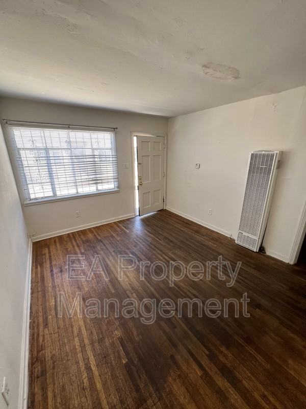 525 Cedar St Se #B - Photo 4 of 11