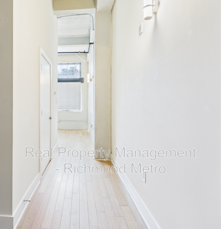 815 Perry St #204 - Photo 2 of 8