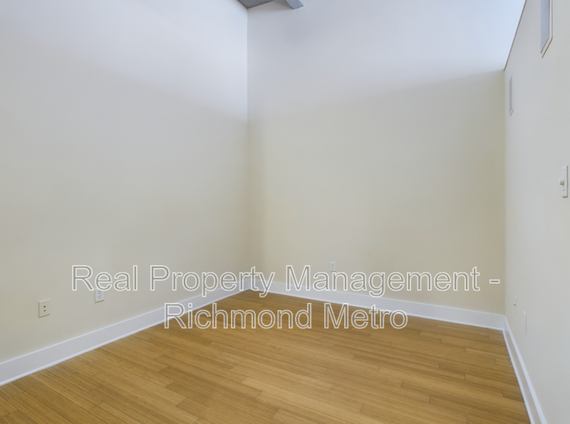 815 Perry St #204 - Photo 3 of 8