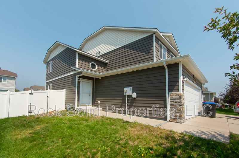 3766 Saddle Ridge Trl - Photo 2 of 33