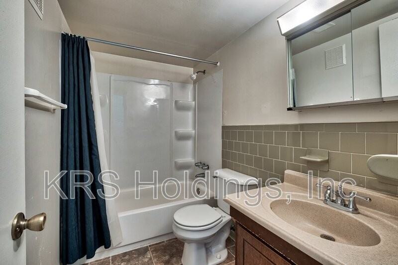 7732 Colonial Point Ln #20A - Photo 2 of 4