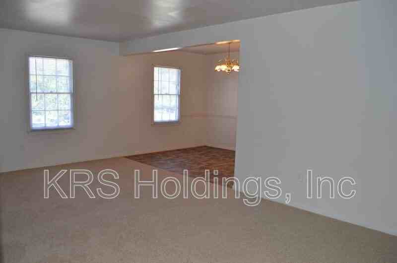 7698 Colonial Point Ln #8B - Photo 2 of 5