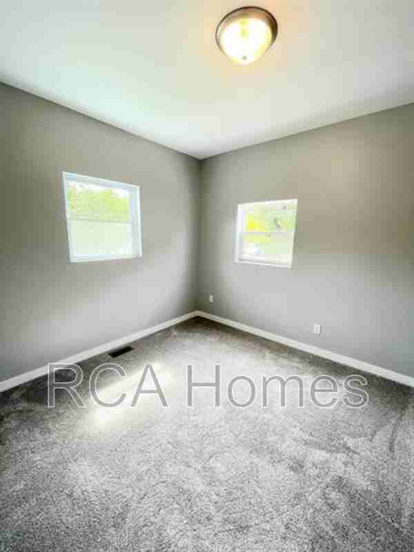 3519 Balsam Ave - Photo 4 of 11