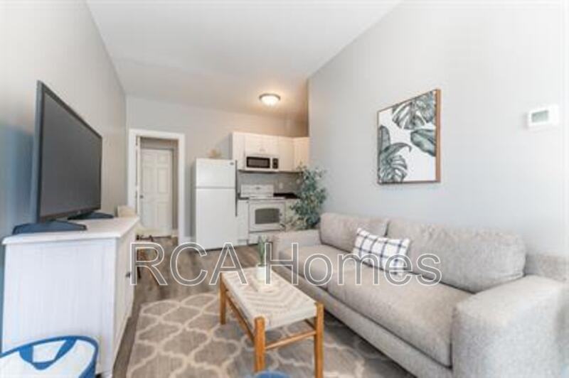 2831 N Kenwood Ave #2 - Photo 2 of 14