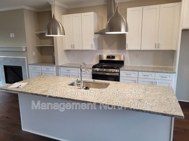 4890 Wil Ray Ln - Photo 3 of 16