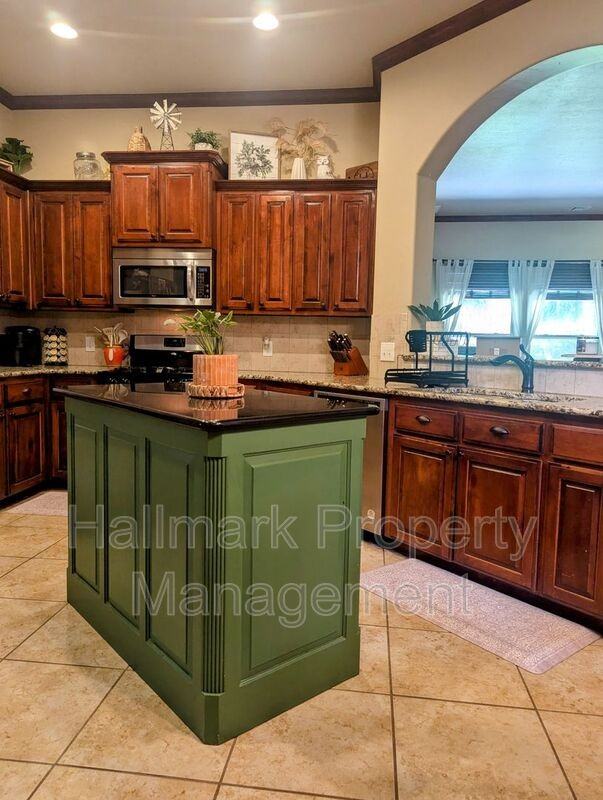 21244 Se 103rd St - Photo 3 of 17