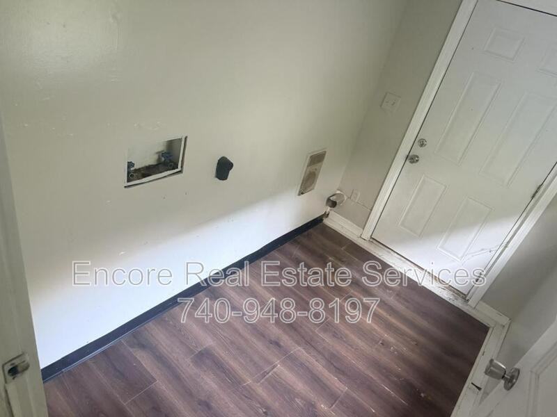 144 1/2 S 3rd St - Photo 3 of 10