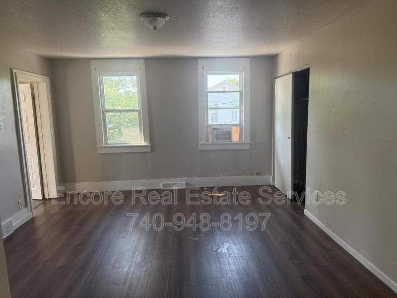 144 1/2 S 3rd St - Photo 4 of 10