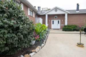 featured image of 202 W Ash St