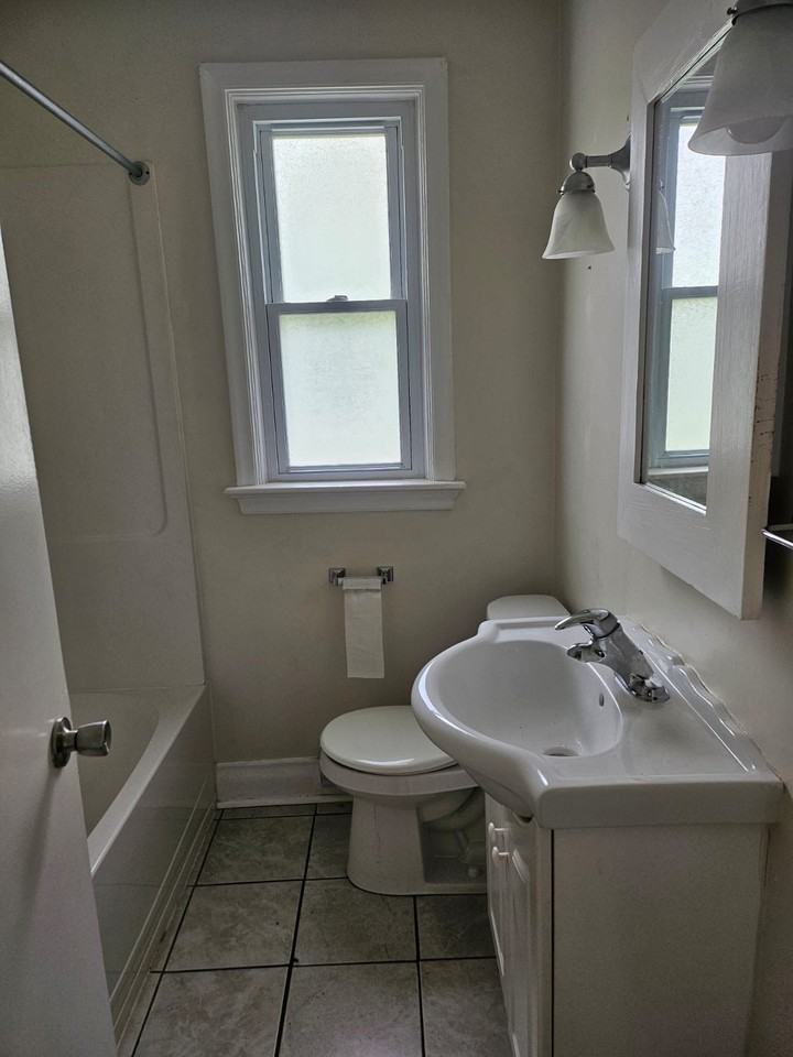 866 Armour Road - Photo 4 of 5