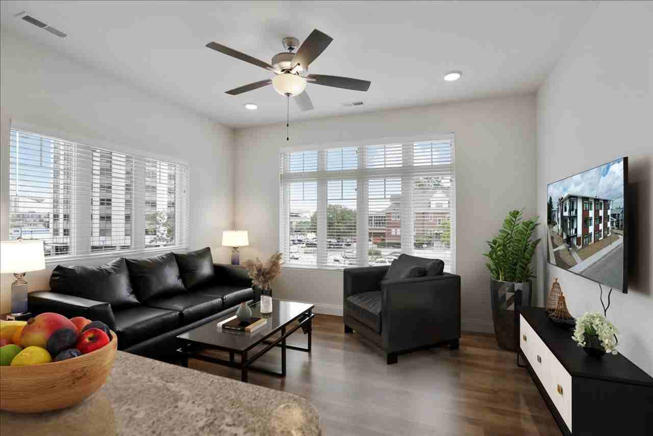 318 South State Street - Photo 2 of 46