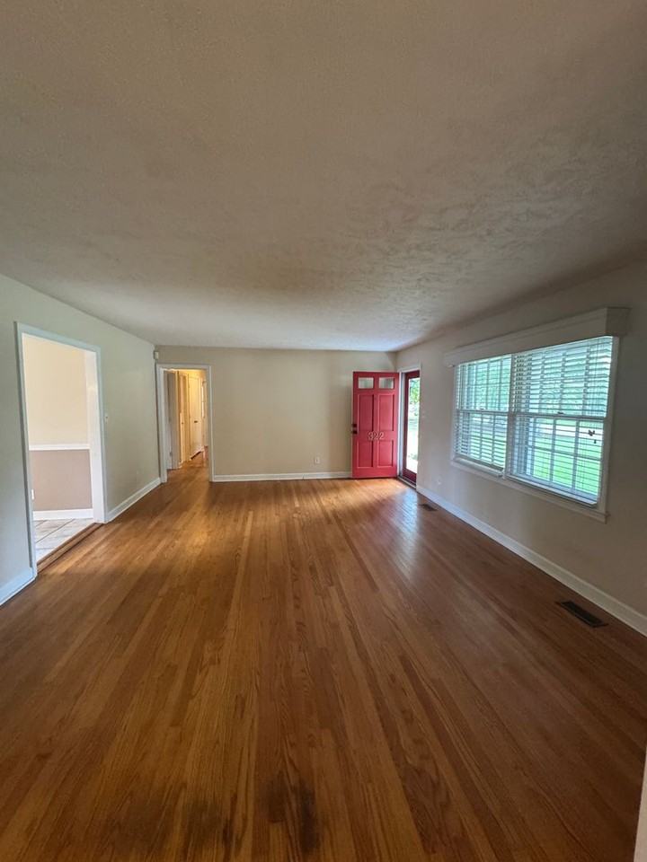 322 Kirkwood Dr - Photo 2 of 18